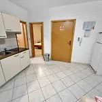 In Okrug Gornji 6130 * טרוגיר