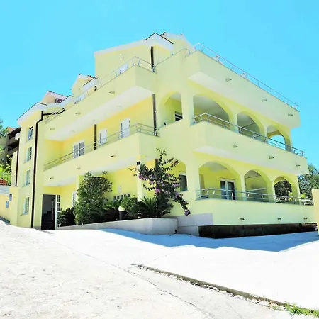 דירה In Okrug Gornji 6130 *