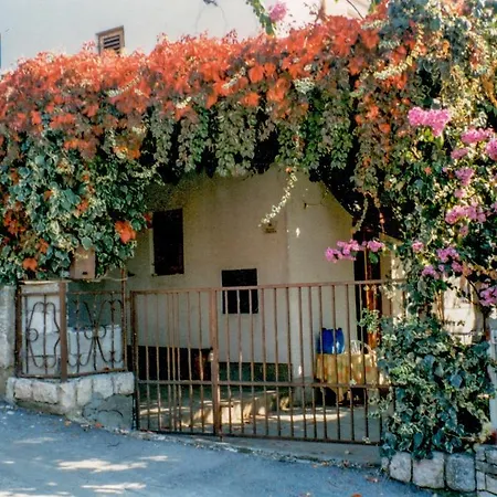 In Okrug Gornji 6130 דירה *